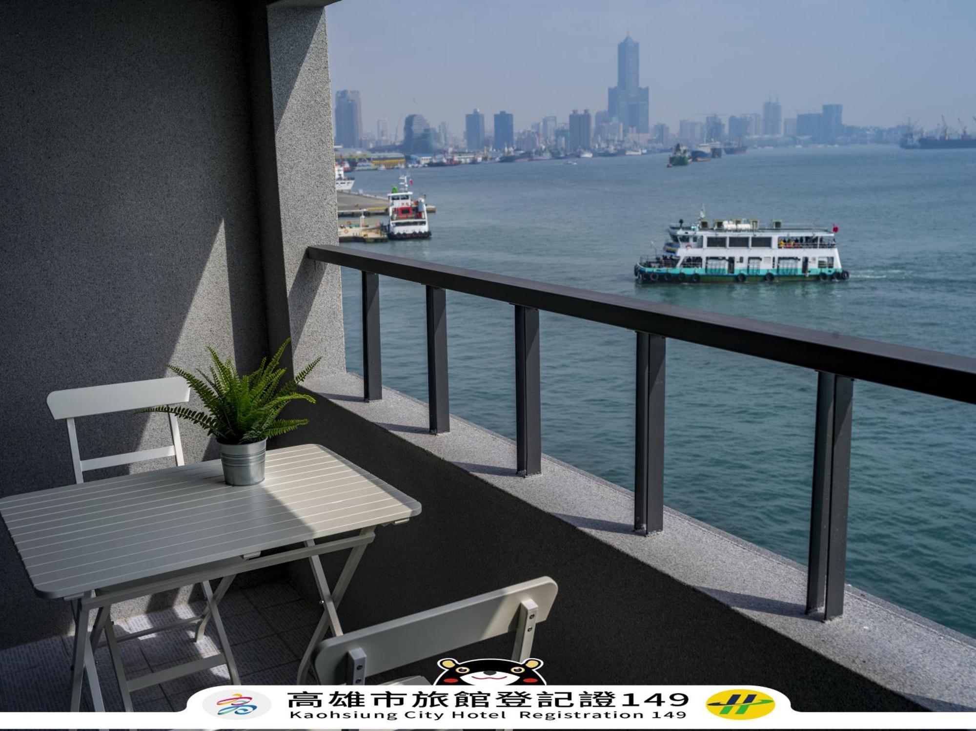 Watermark Hotel-The Harbour Kaohsiung Exterior foto